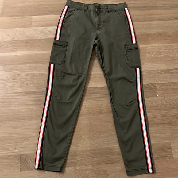 Athleta Summit Cargo Pant 4Tall *Flaw - Picture 3 of 12